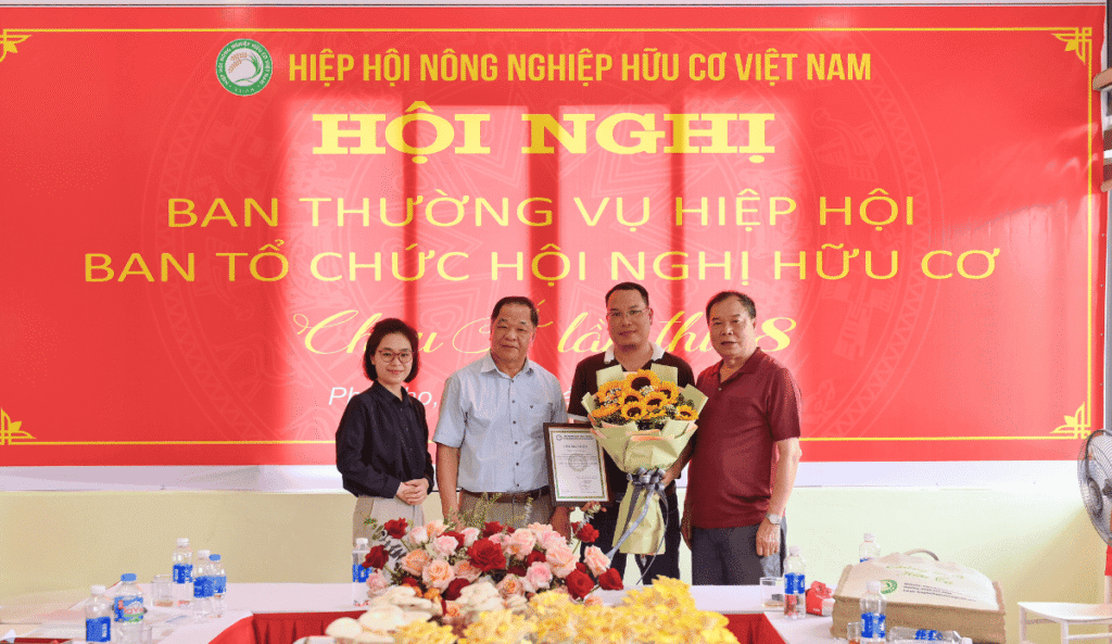 Nấm Tốt được công nhận là hội viên chính thức của Hiệp hội Hữu cơ Việt Nam Nấm Tốt được công nhận là hội viên chính thức của Hiệp hội Hữu cơ Việt Nam